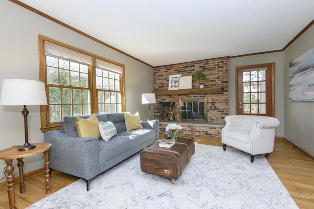 616 Westminster DRIVE, Waukesha, WI 53186