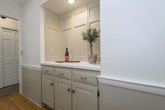 616 Westminster DRIVE, Waukesha, WI 53186