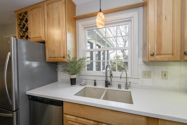 616 Westminster DRIVE, Waukesha, WI 53186