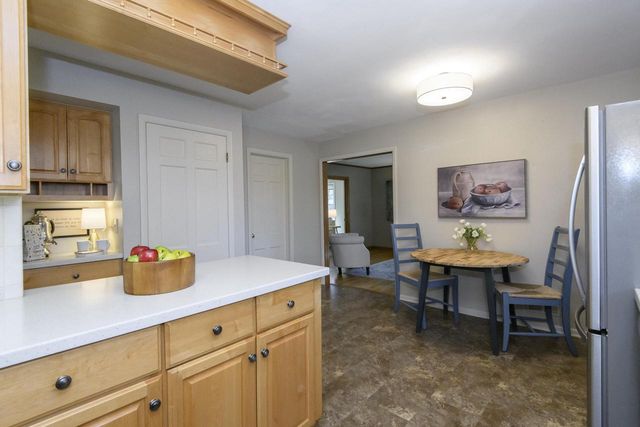 616 Westminster DRIVE, Waukesha, WI 53186