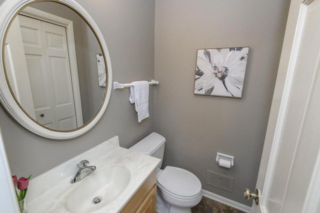 616 Westminster DRIVE, Waukesha, WI 53186