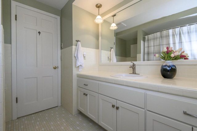 616 Westminster DRIVE, Waukesha, WI 53186