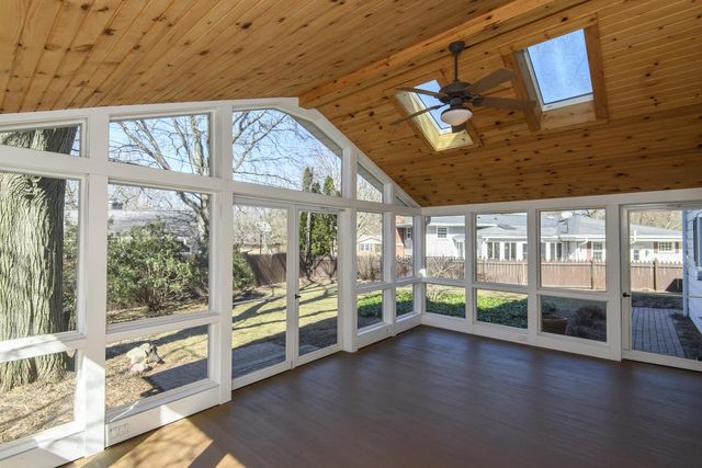 616 Westminster DRIVE, Waukesha, WI 53186