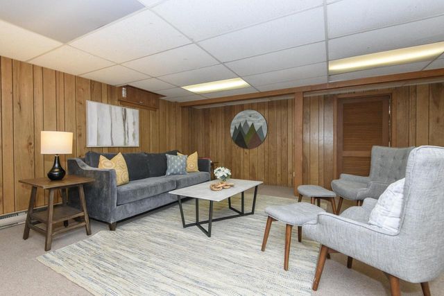 616 Westminster DRIVE, Waukesha, WI 53186