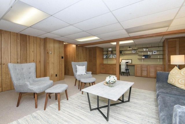 616 Westminster DRIVE, Waukesha, WI 53186