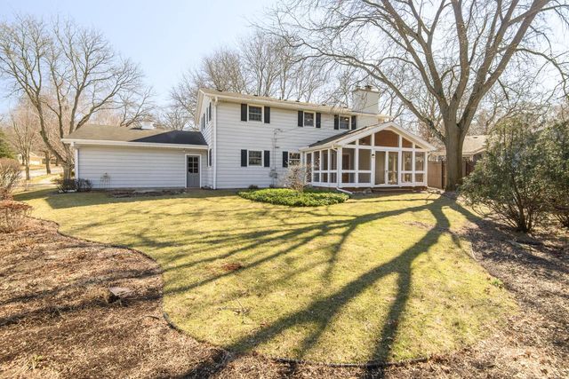 616 Westminster DRIVE, Waukesha, WI 53186