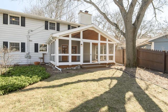 616 Westminster DRIVE, Waukesha, WI 53186