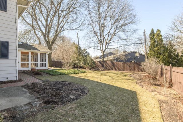 616 Westminster DRIVE, Waukesha, WI 53186