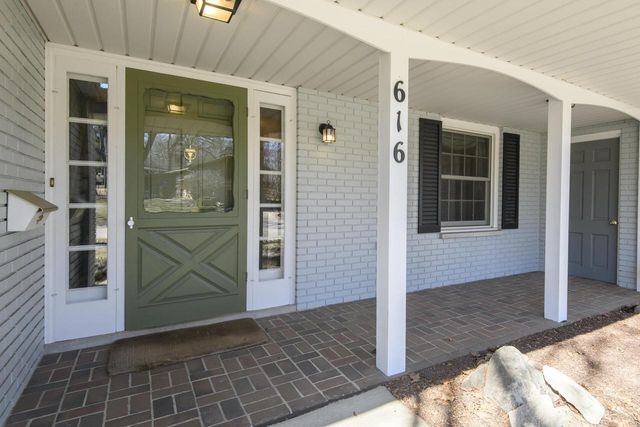 616 Westminster DRIVE, Waukesha, WI 53186