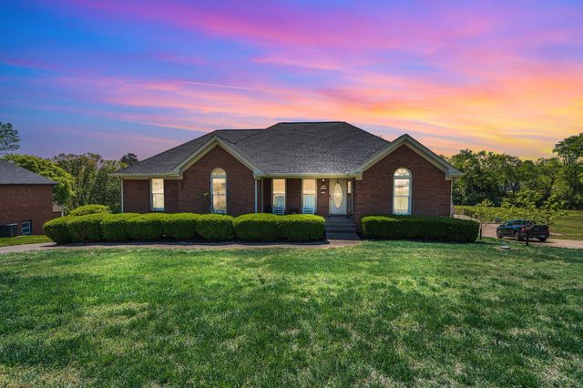 396 Solitude Cir, Goodlettsville, TN 37072