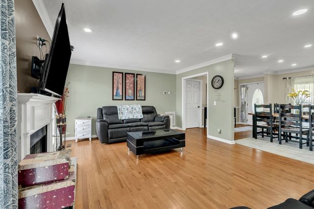 396 Solitude Cir, Goodlettsville, TN 37072