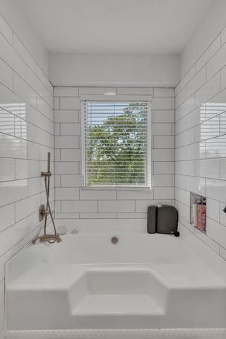 396 Solitude Cir, Goodlettsville, TN 37072