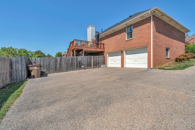396 Solitude Cir, Goodlettsville, TN 37072
