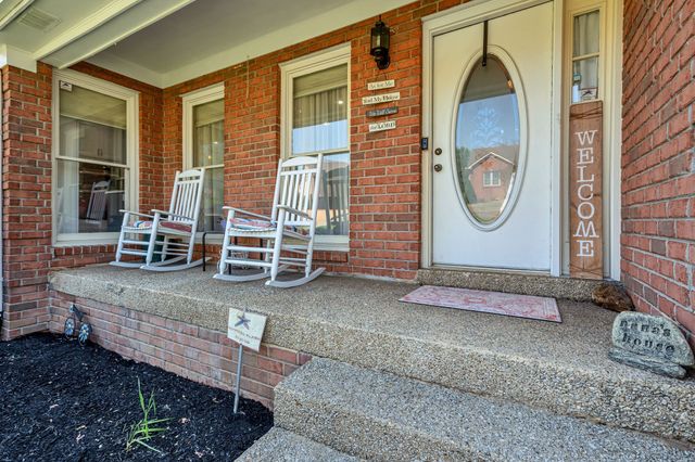 396 Solitude Cir, Goodlettsville, TN 37072