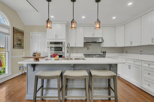 396 Solitude Cir, Goodlettsville, TN 37072