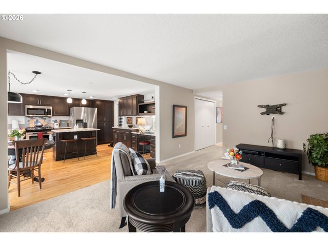 15702 Ne SUMMERPLACE Dr, Portland, OR 97230