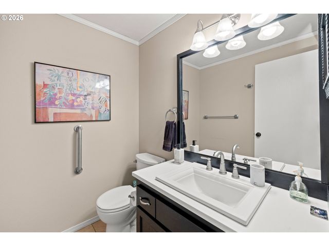15702 Ne SUMMERPLACE Dr, Portland, OR 97230