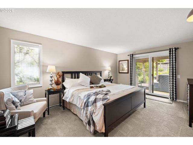 15702 Ne SUMMERPLACE Dr, Portland, OR 97230