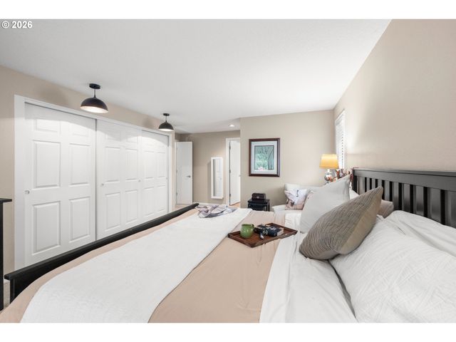 15702 Ne SUMMERPLACE Dr, Portland, OR 97230