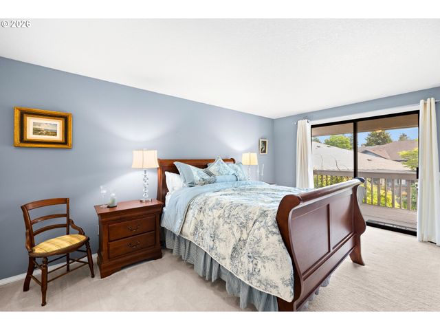 15702 Ne SUMMERPLACE Dr, Portland, OR 97230