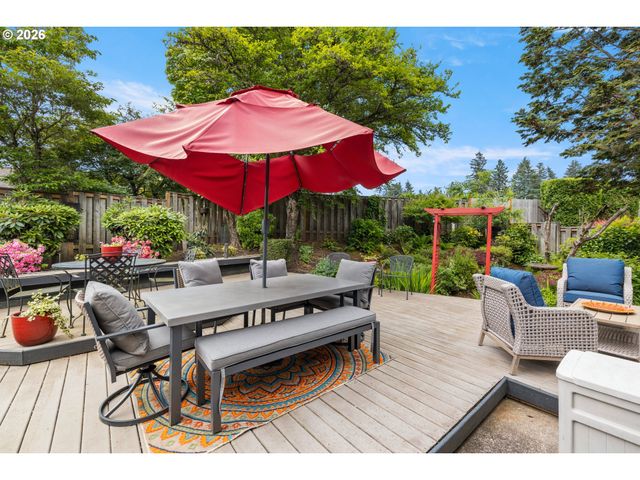 15702 Ne SUMMERPLACE Dr, Portland, OR 97230
