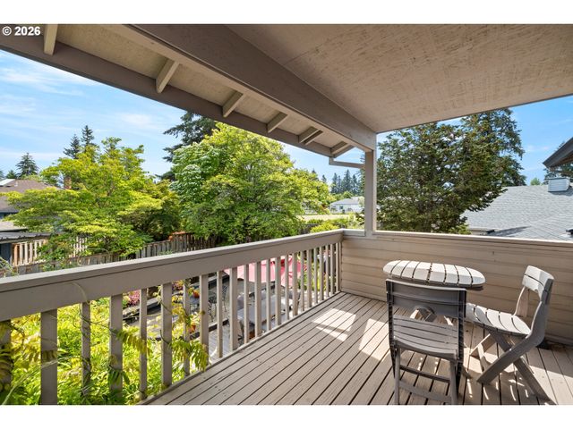 15702 Ne SUMMERPLACE Dr, Portland, OR 97230