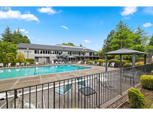 15702 Ne SUMMERPLACE Dr, Portland, OR 97230