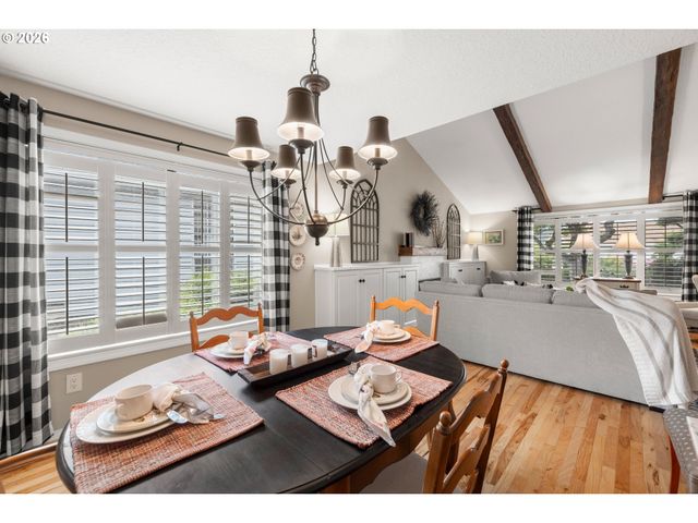 15702 Ne SUMMERPLACE Dr, Portland, OR 97230