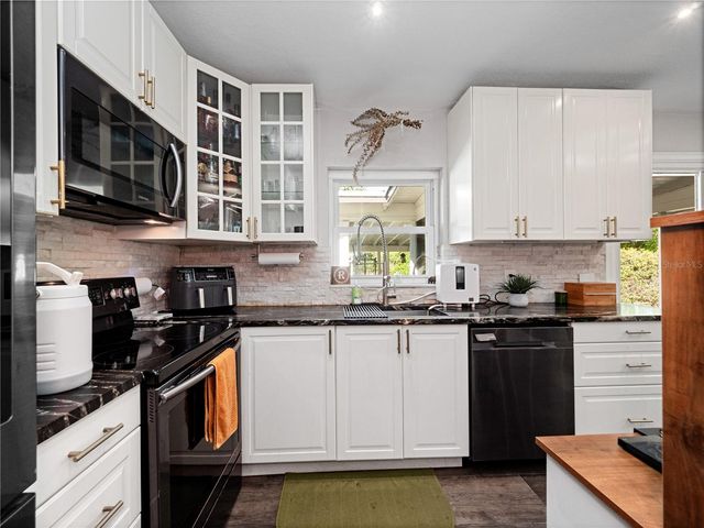 106 E JINKINS CIRCLE, Sanford, FL 32773
