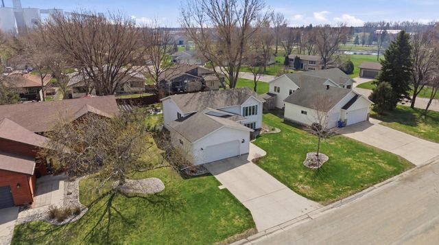 2400 Fairway Drive, Moorhead, MN 56560