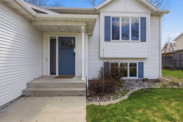 2400 Fairway Drive, Moorhead, MN 56560