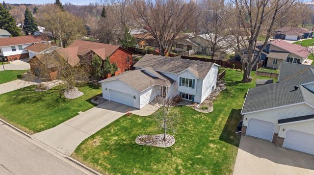 2400 Fairway Drive, Moorhead, MN 56560
