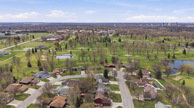 2400 Fairway Drive, Moorhead, MN 56560