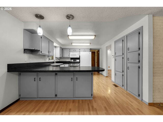 1602 Ne 102ND Ave, Vancouver, WA 98664