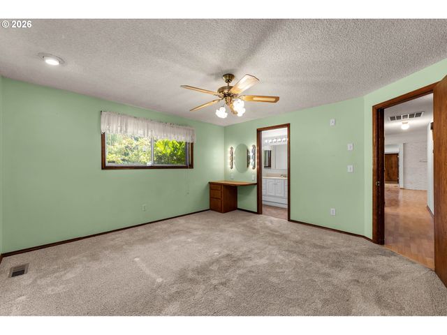 1602 Ne 102ND Ave, Vancouver, WA 98664