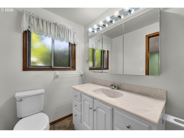 1602 Ne 102ND Ave, Vancouver, WA 98664