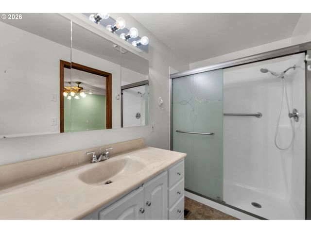 1602 Ne 102ND Ave, Vancouver, WA 98664