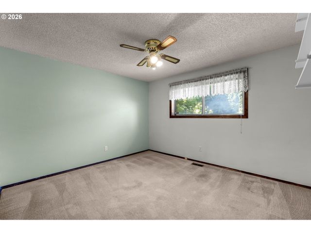 1602 Ne 102ND Ave, Vancouver, WA 98664