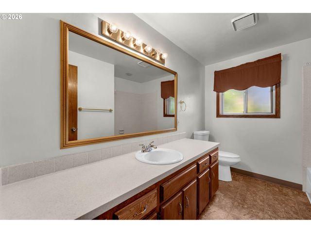 1602 Ne 102ND Ave, Vancouver, WA 98664