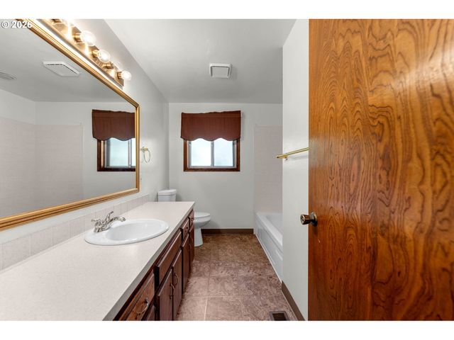 1602 Ne 102ND Ave, Vancouver, WA 98664