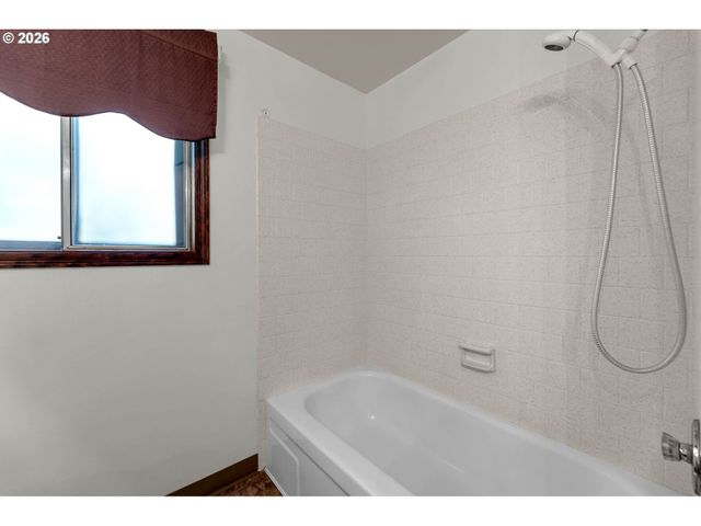 1602 Ne 102ND Ave, Vancouver, WA 98664