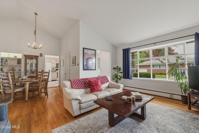 42 Kakely Street, Albany, NY 12208