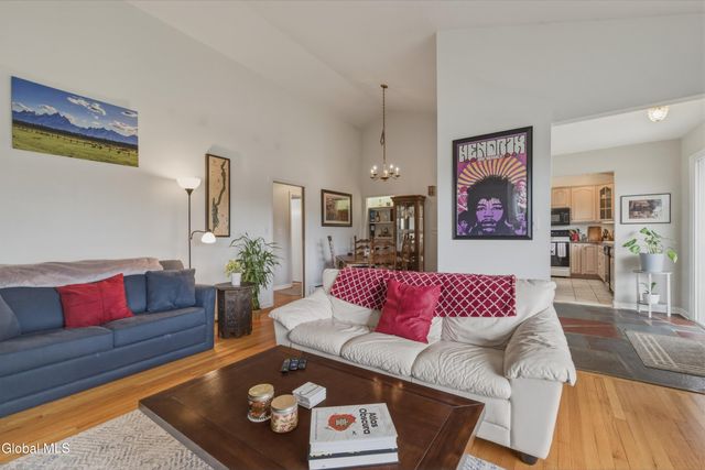 42 Kakely Street, Albany, NY 12208