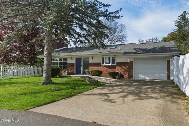 42 Kakely Street, Albany, NY 12208