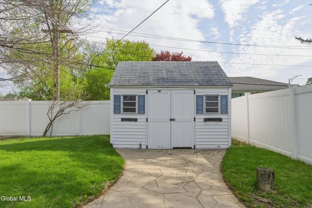 42 Kakely Street, Albany, NY 12208