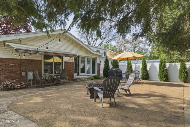 42 Kakely Street, Albany, NY 12208