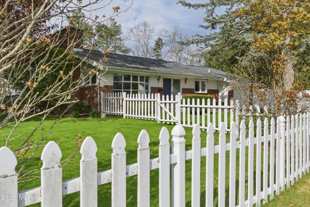 42 Kakely Street, Albany, NY 12208