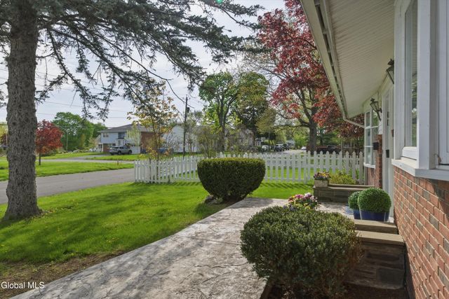 42 Kakely Street, Albany, NY 12208