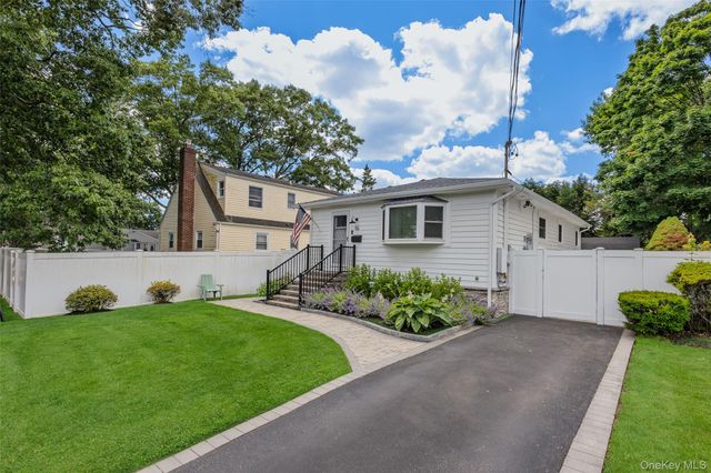 56 Morris Avenue, West Islip, NY 11795