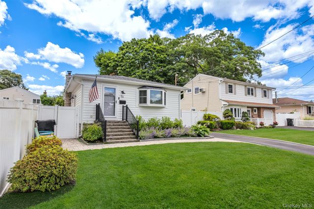 56 Morris Avenue, West Islip, NY 11795